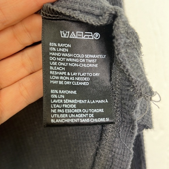 Urban Outfitters - Navy Thermal Half Button Boxy Crop Long Sleeve Top Size Med - Picture 9 of 11